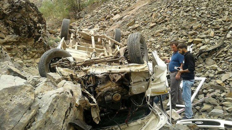 Bingöl'de minibüs uçuruma devrildi: 4 ölü, 12 yaralı
