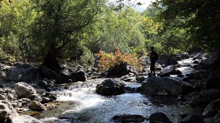 Karaçay Şelalesi sonbaharda bir başka güzel