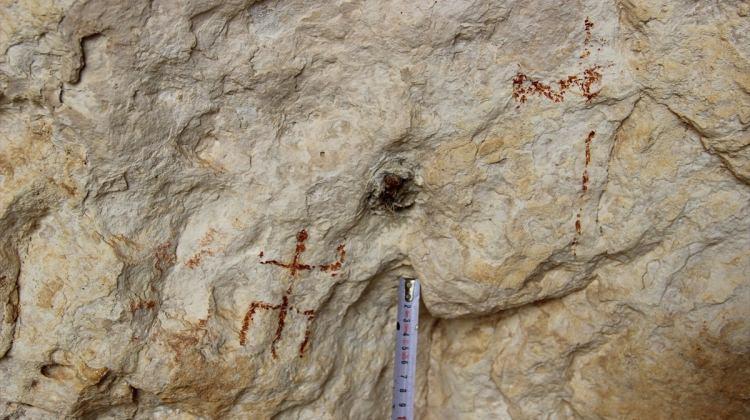 Mersin'de 8 bin yıllık kaya resimleri bulundu