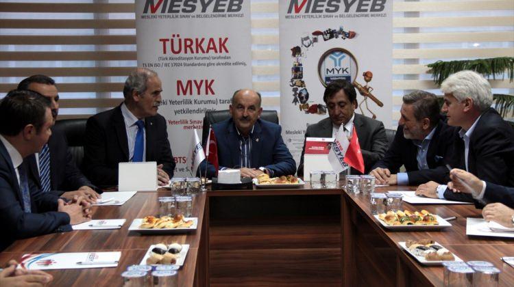 Çalışma ve Sosyal Güvenlik Bakanı Müezzinoğlu, Bursa'da