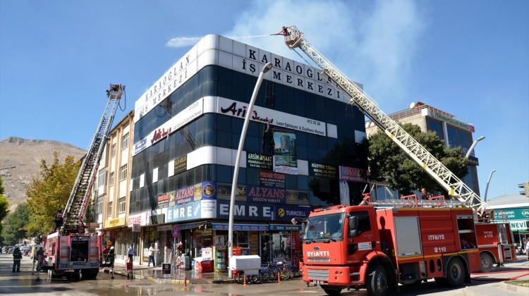 Kahramanmaraş'ta iş merkezinde yangın