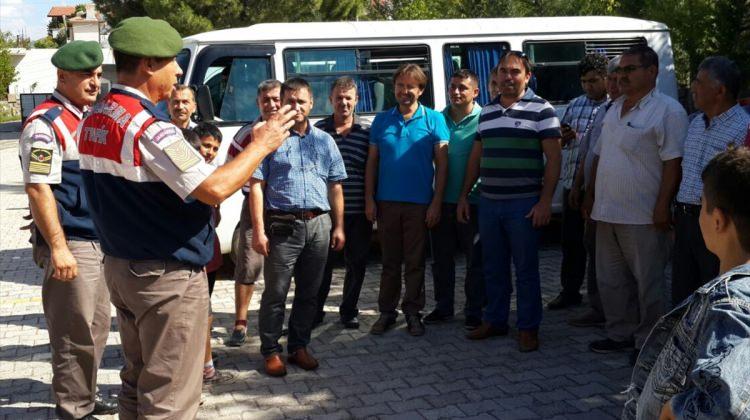 Fethiye'de servis şoförleri ve öğrencilere eğitim