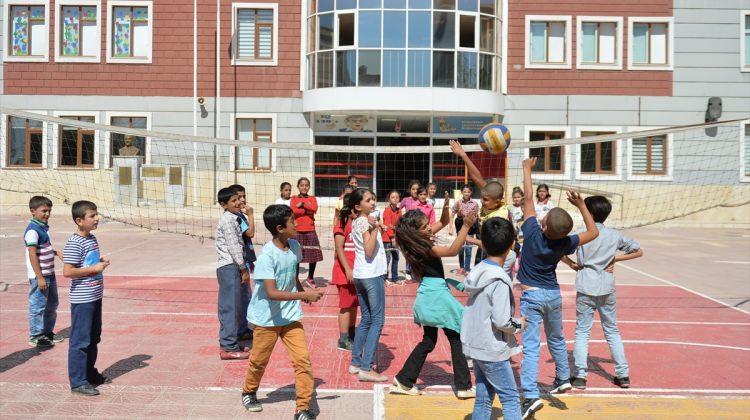 FETÖ mağduru öğrenciler devlet okullarına yerleştirildi