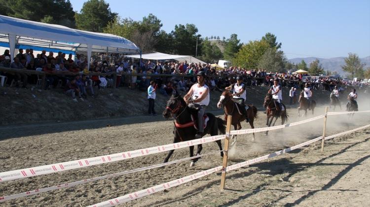 Şehit Mustafa Ayna adına at yarışları düzenlendi