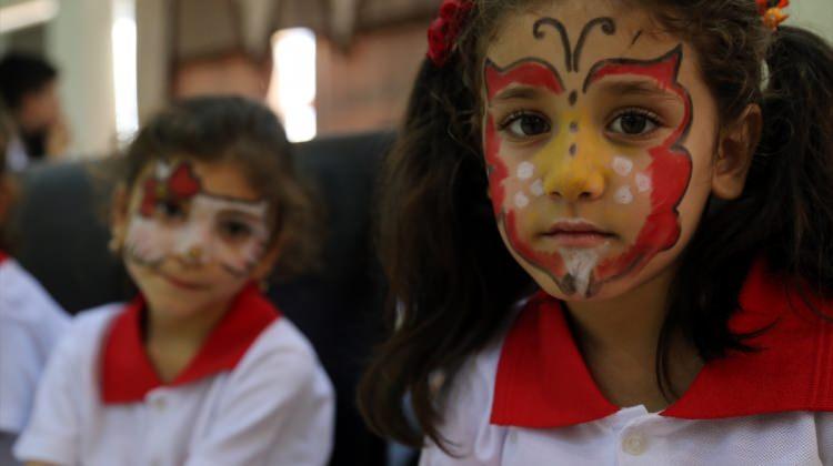 Hatay'da Suriyeli yetimlere moral için etkinlik