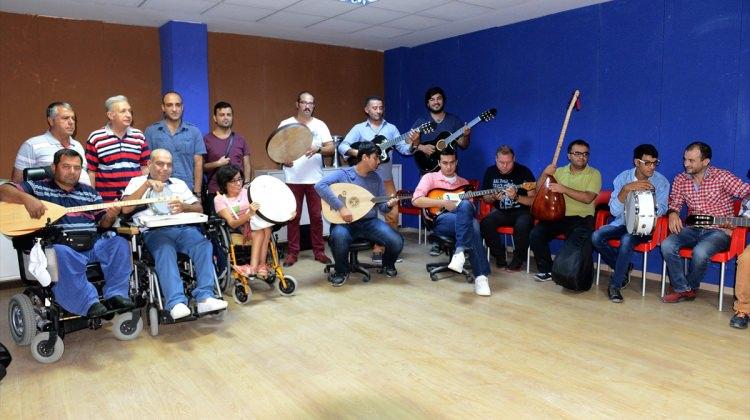 Mersin'de engelli gençlere müzik eğitimi
