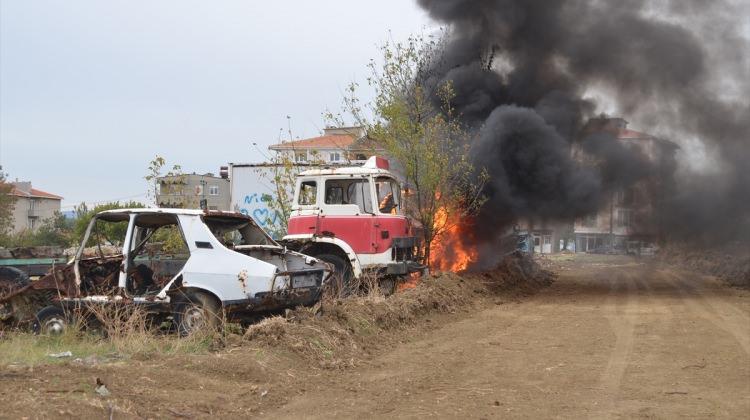 Malkara'da hacizli 3 araç yandı