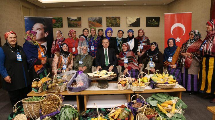 Emine Erdoğan, kadın çiftçilerle bir araya geldi