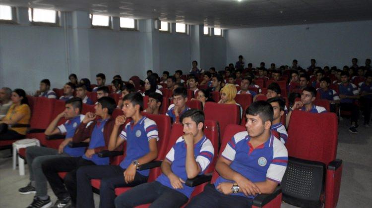 SGK'dan öğrencilere "kayıt dışı istihdam" semineri