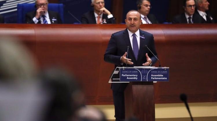 Mevlüt Çavuşoğlu: Eşim beni tehdit etti