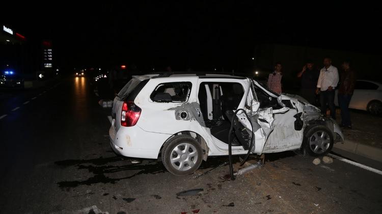 Adana'da düğün yolunda kaza: 1 ölü, 10 yaralı