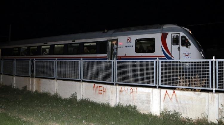 Adana'da trenin çaptığı kişi öldü