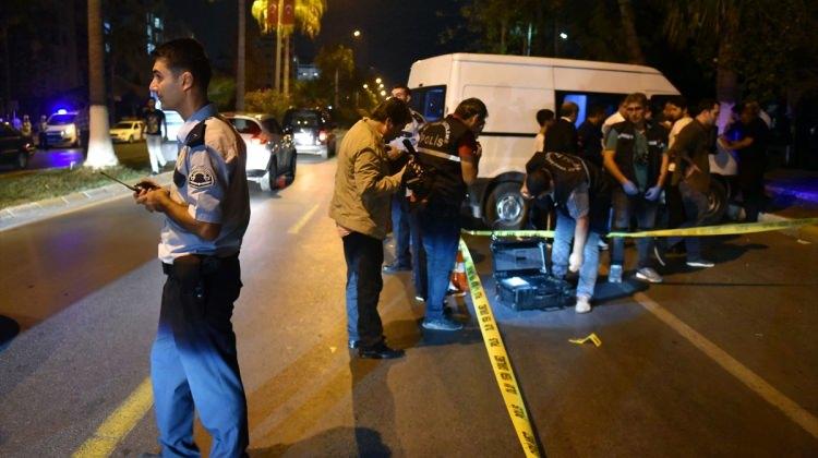 Mersin'de silahlı kavga: 2'si polis 3 yaralı
