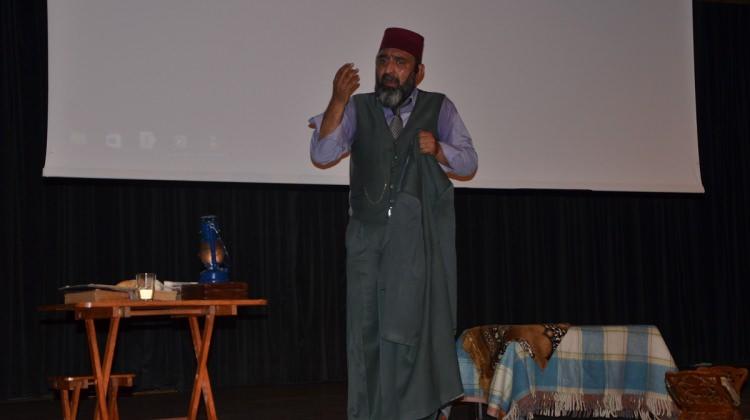 "Safahat-Mehmet Akif Dönüyor, ya Siz Neredesiniz" tiyatro oyunu
