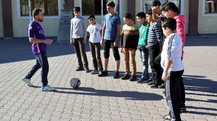 Suriyeli milli futbolcunun forma özlemi