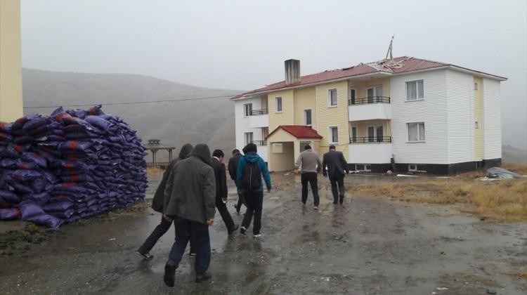 Bitlis'te şiddetli rüzgar