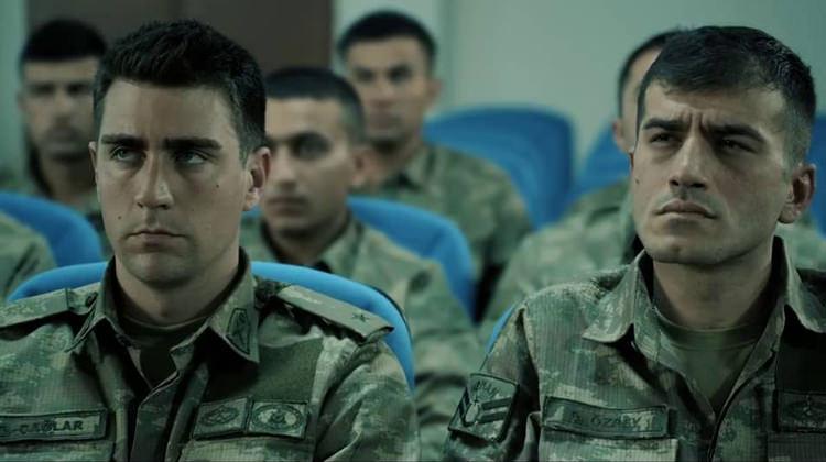 unlu oyuncu dag 2 filminden bir asker