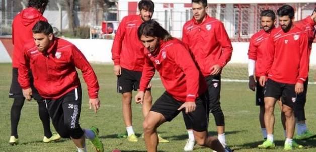 Boluspor, 4 futbolcuyla yollarını ayırdı