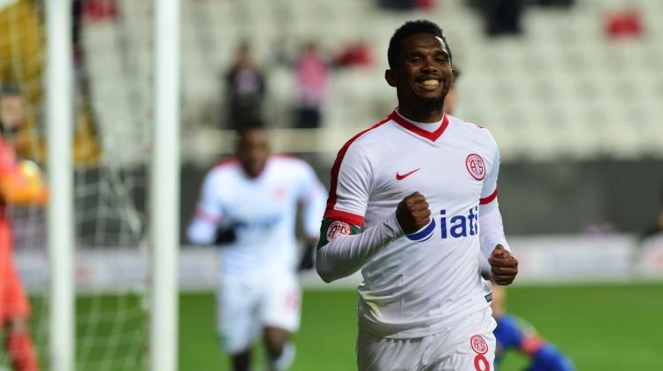 Eto'o derbiyi tek başına aldı