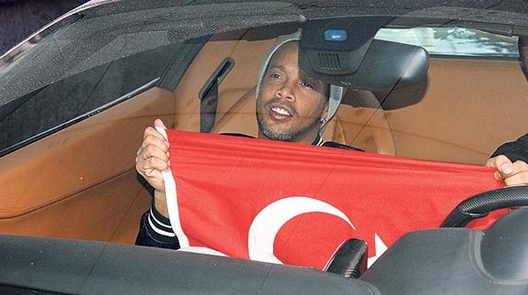 ronaldinho turkiye ye transfer olacak