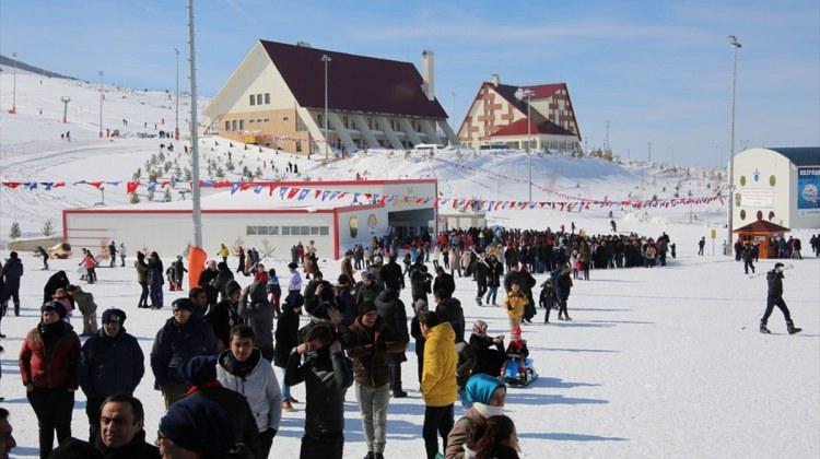 15 Temmuz şehitleri anısına kış sporları etkinliği yapıldı