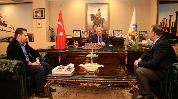 Mersin Büyükşehir Belediye Başkanı Kocamaz'a AA 2016 Yıllığı