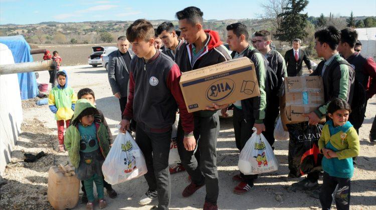 Harçlıklarıyla Suriyeli sığınmacılara yardım eli uzattılar