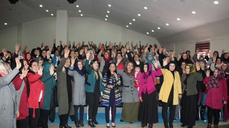 AK Partili kadınlar referandum çalışmalarına başladı