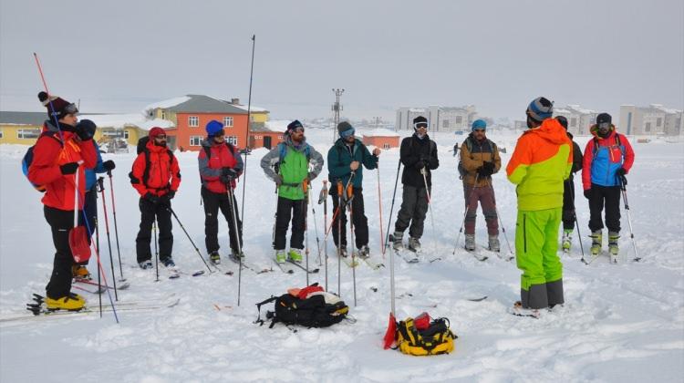 Dağ kayağı yapacak sporcular Muş'ta kampa girdi