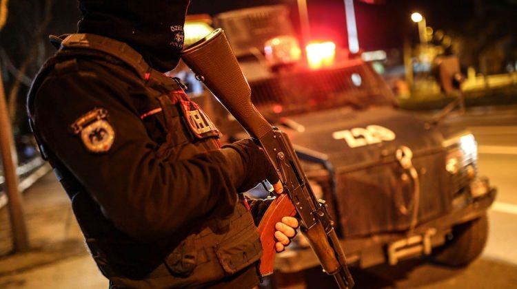 Aksaray'da şüpheli araç kovalamacası
