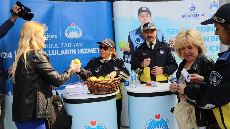 İBB'den Yeşilay standı