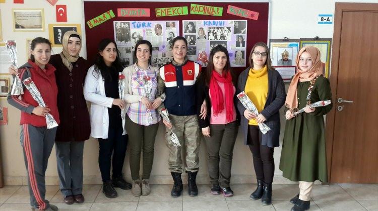 Jandarma, 8 Mart Dünya Kadınlar Günü'nü unutmadı