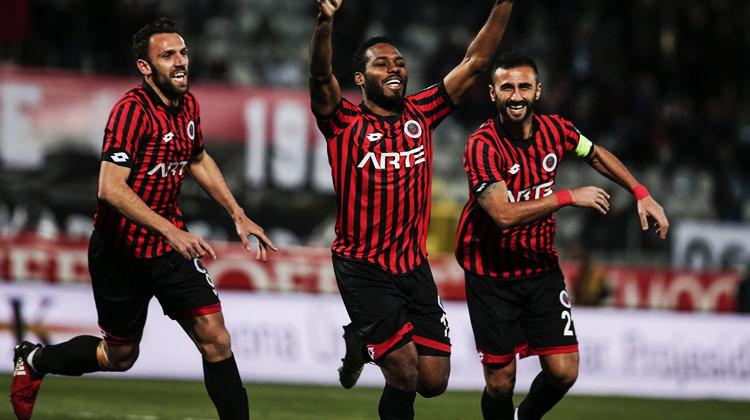 Genclerbirligi Evinde Hata Yapmadi Tum Spor Haber