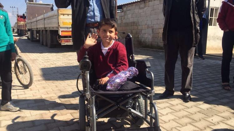 Türk Kızılayı Suriye'de yaralanan çocuğa sahip çıktı