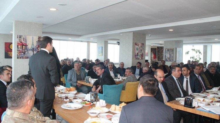 Tutak Başkan Vekili Erat muhtarlarla buluştu