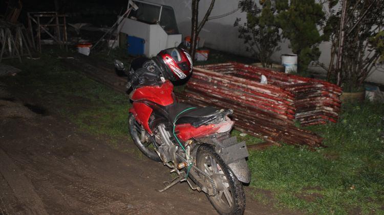 Akyazı'da motosiklet yayaya çarptı: 2 yaralı