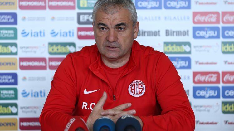 "Beşiktaş'ın Olympiakos'la oynaması bizim için avantaj değil"