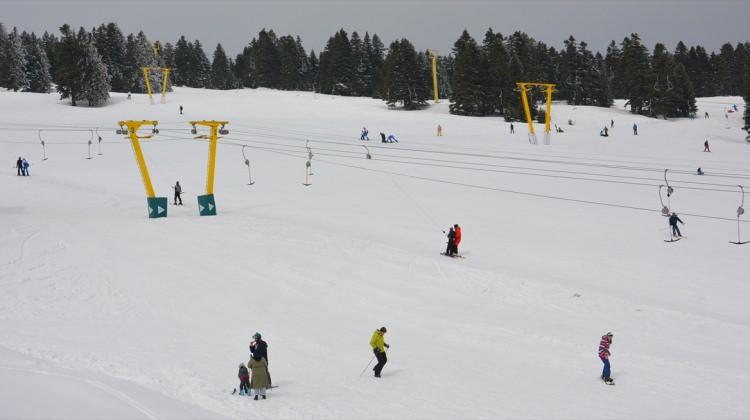 Uludağ kayak merkezinde kar kalınlığı bir metrenin üstünde