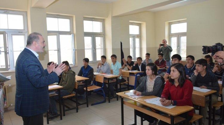 Tuşba Belediyesi'nden ödüllü deneme sınavı