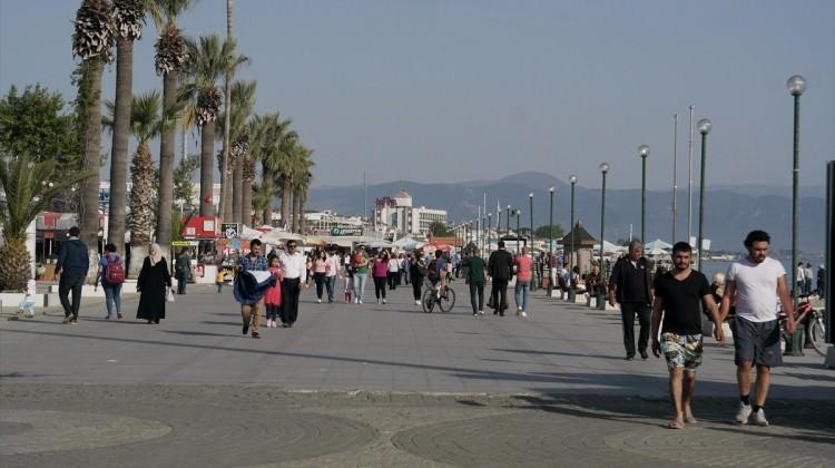 Üç günlük tatil turizmcinin yüzünü güldürdü