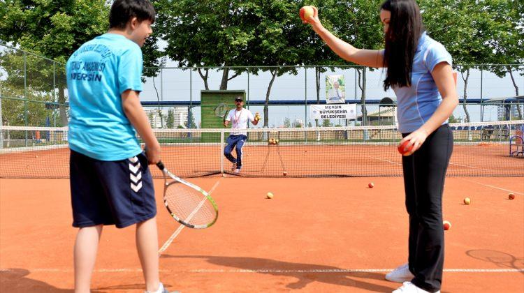 Mersin'de otizmli ve down sendromlulara özel tenis kursu
