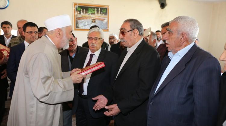 Aileler arasındaki husumeti barış yemeği bitirdi