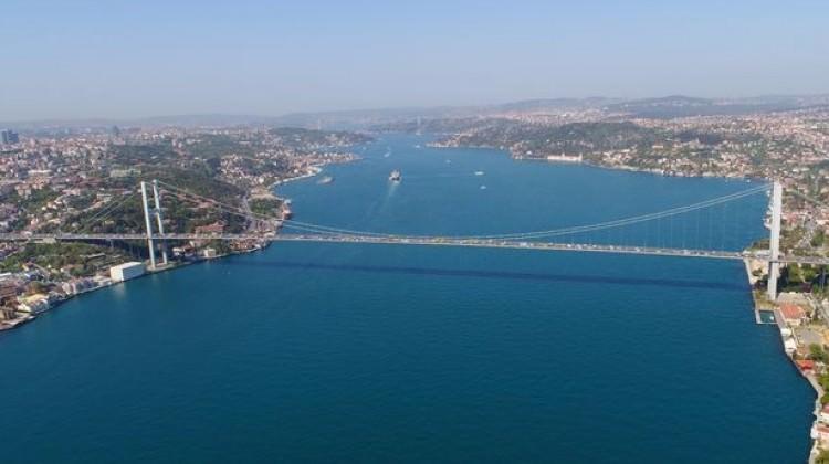İstanbul Boğazı geçişlere kapatıldı