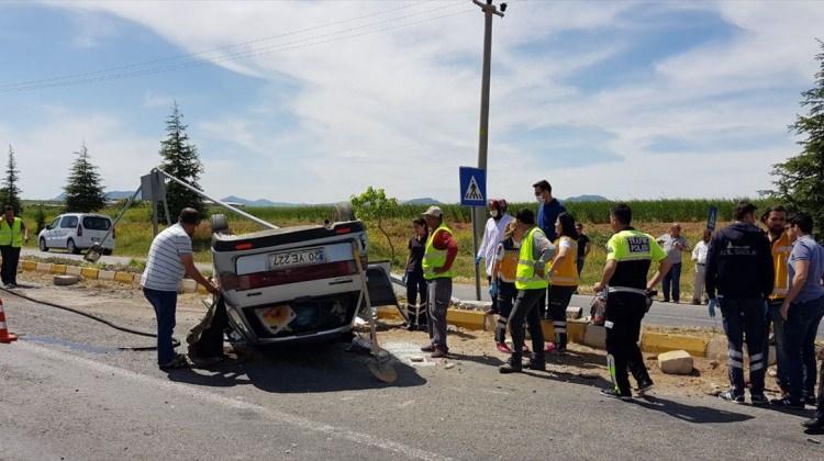 Uşak'ta trafik kazası : 1 ölü 1 yaralı