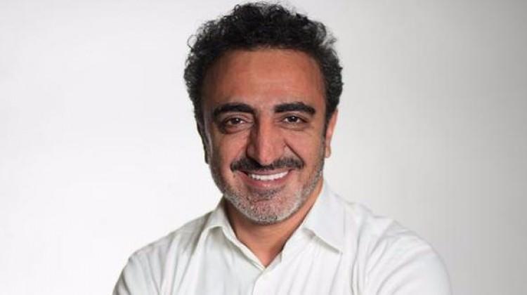 Hamdi Ulukaya sahneye &ccedil;ıktı! Fenerbah&ccedil;e'ye dev destek