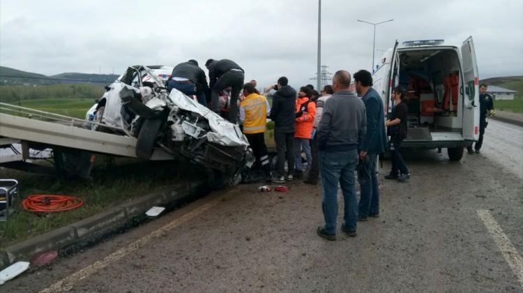 Sivas'ta trafik kazası: 2 ölü, 4 yaralı