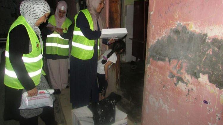 İskenderun'da ihtiyaç sahibi ailelere ramazan yardımı