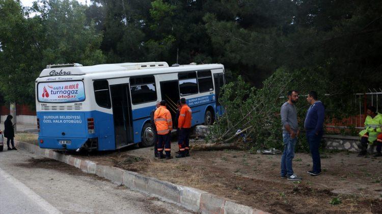 Burdur'da trafik kazası: 4 yaralı