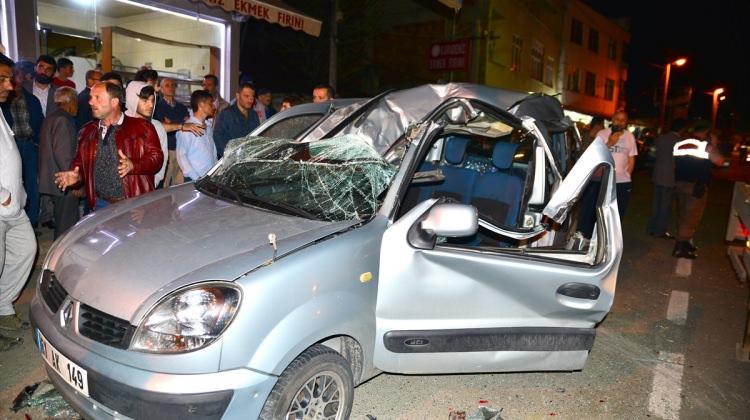 Trabzon'da kamyonet devrildi: 1 ölü, 2 yaralı