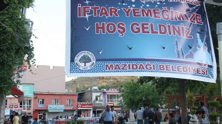 Mazıdağı Belediyesinden 300 kişilik iftar çadırı